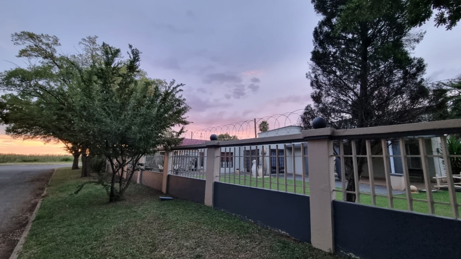 3 Bedroom Property for Sale in Potchefstroom South North West